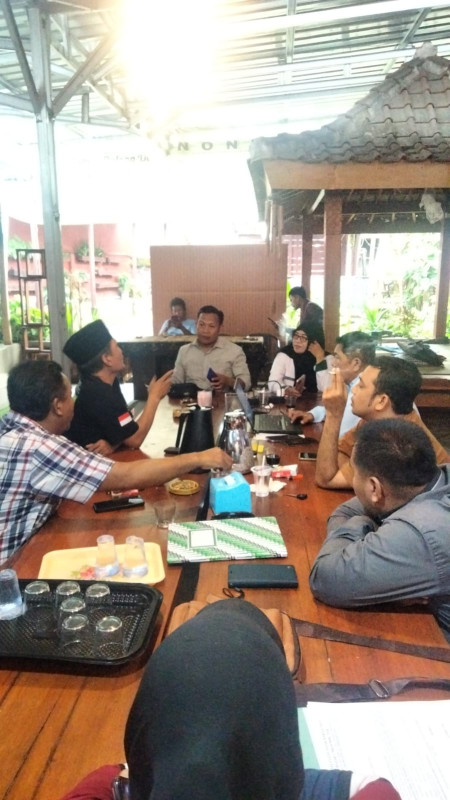 Foto Suasana Rapat Persiapan Acara Pasar Rakyat & Bazar UMKM MMC NTB Menjelang Ramadhan 1447 H, dengan Dipimpin oleh Hj. Faniyah, SH, MH, pada Senin (9/2/2026)